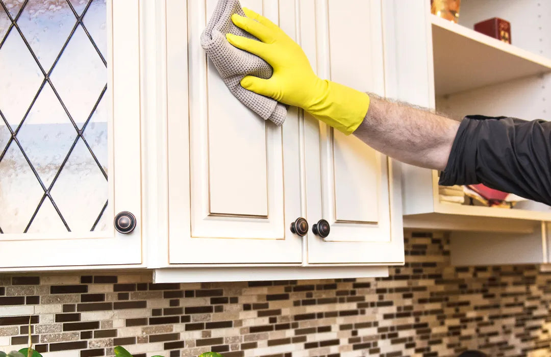 Cabinet Cleaning That Impresses Clients (Without Wasting Time)